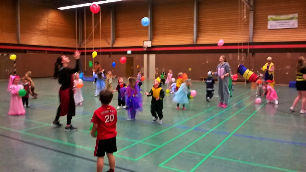 Kinder-Karneval in der Halle