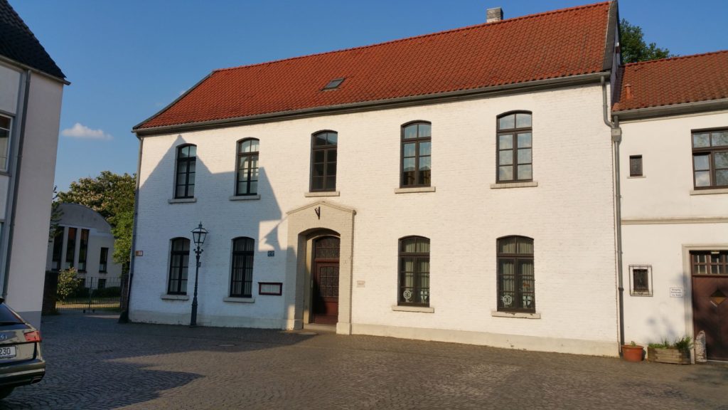 Weisse Schule Geschäftszimmer