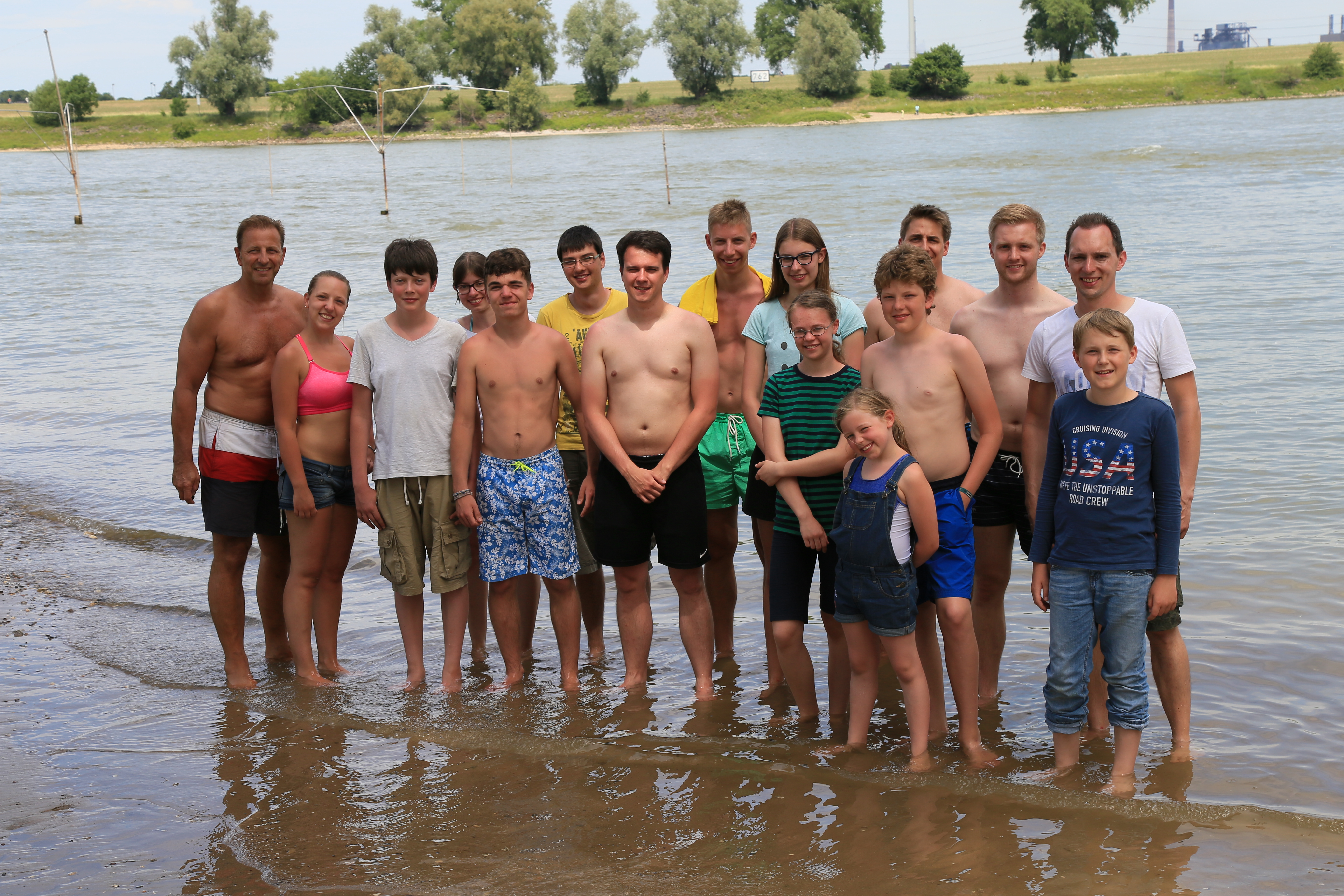 Zeltlager 2017 Gruppenfoto am Rheinufer