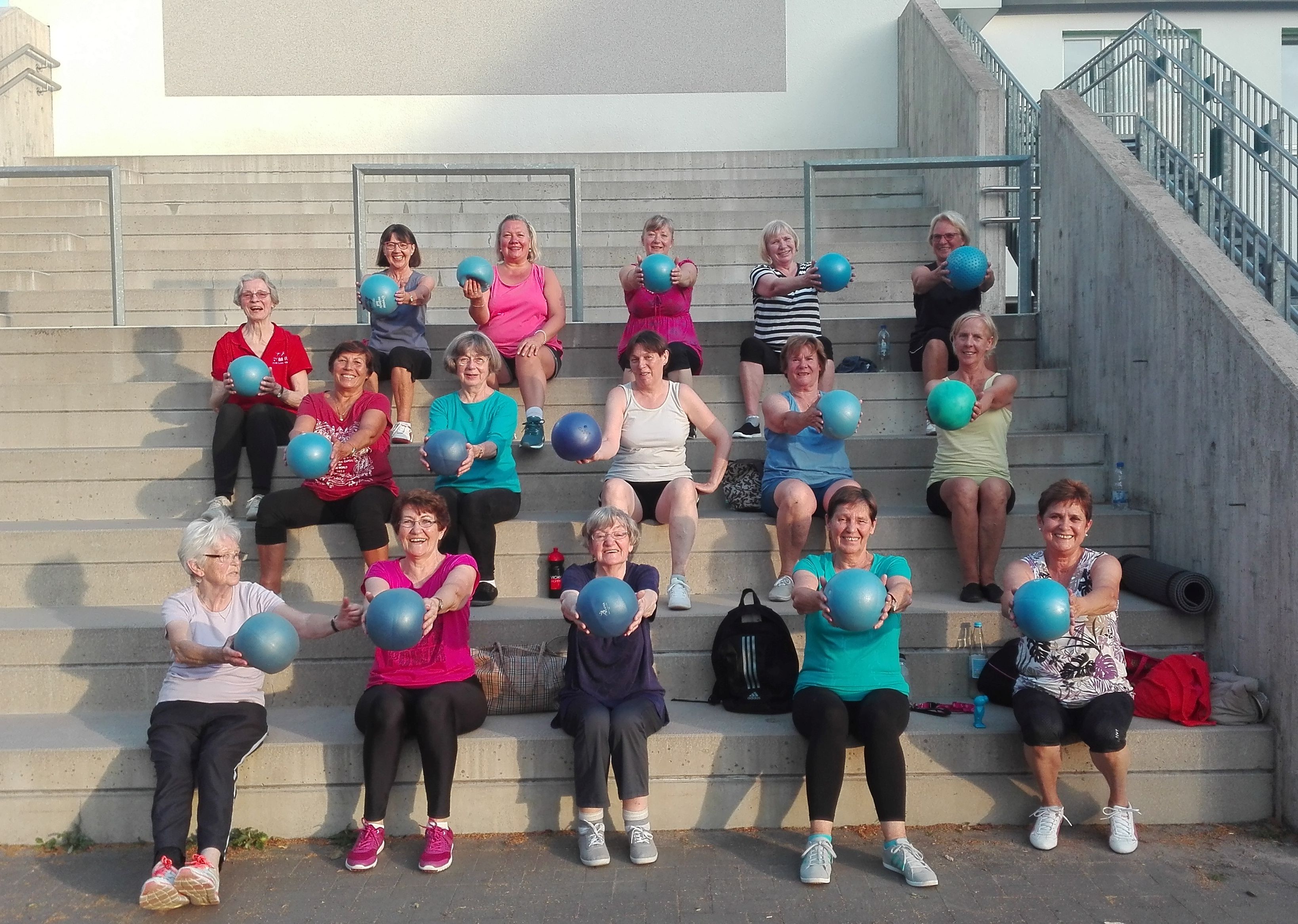 Mittwochstraining auf dem Schulhof