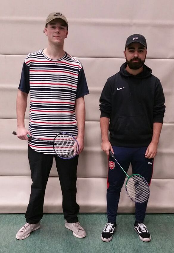Praktikanten Nikolas Moll und Deniz Sahin