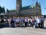 Reisegruppe um Charly Foncken mit vielen Mitgliedern des TVB in Hamburg