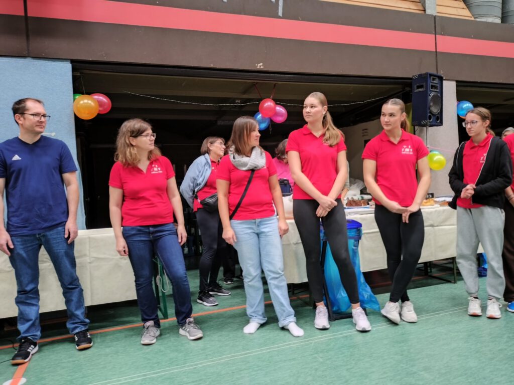 Holger Hütig mit den Ü-Leitern Turnen