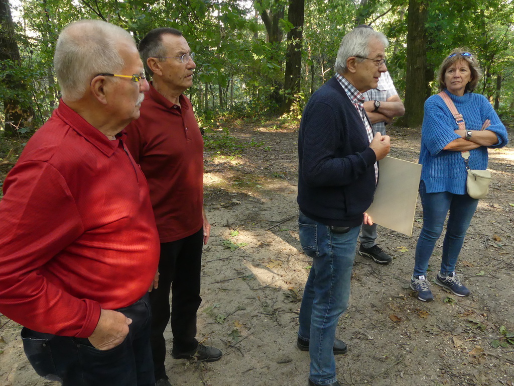 Eine Exkursion an der Hülser Burg mit Dr. Reichmann