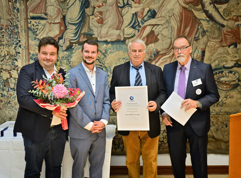 Stadt-KR-Ehrungen-Ehrenamt-im-Sport-Charly Foncken