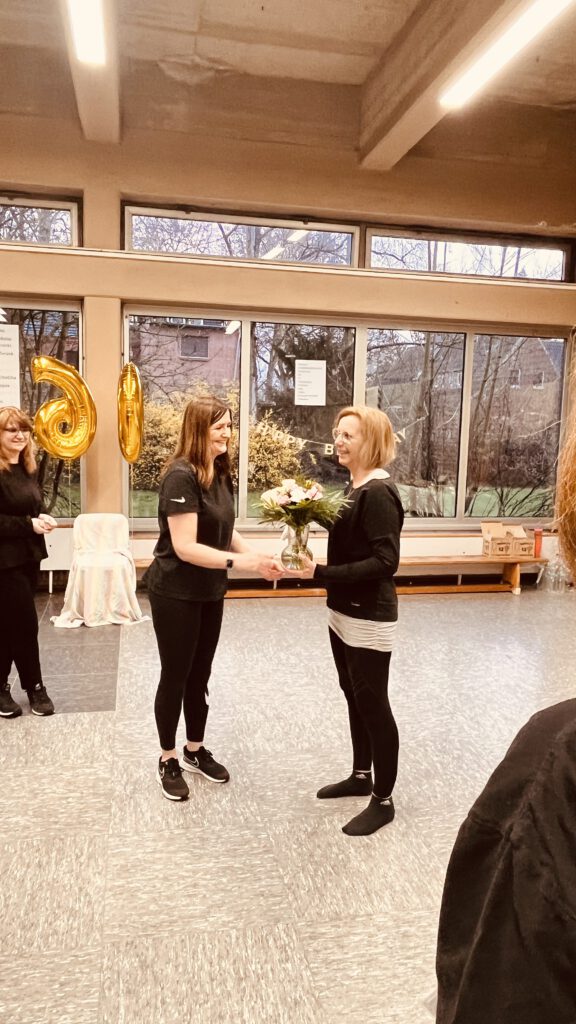 Die Turnergruppe gratulierten Susanne zum 60. Geburtstag in der TH Danziger Platz