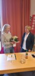 Ulla Scheel ehemals 2. Kassiererin, wird von der 1. Vorsitzenden Karin Weichert verabschiedet